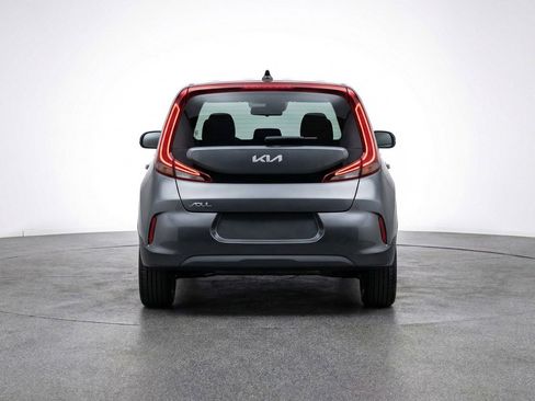 Used 2025 Kia Soul LX w/ LX Technology Package FWD image 7
