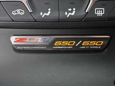 Used 2016 Chevrolet Corvette Z06 w/ 3LZ Preferred Equipment Group image 25