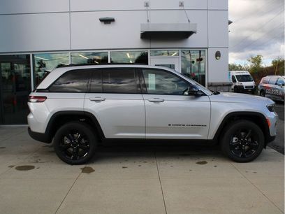 New 2025 Jeep Grand Cherokee Limited w/ Black Appearance Package