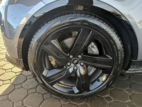 Used 2023 Land Rover Discovery HSE R-Dynamic image 12