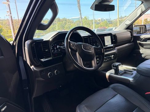 Used 2023 GMC Sierra 1500 SLT w/ SLT Premium Package AWD/4WD image 5