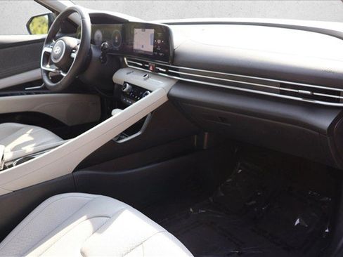 Certified 2024 Hyundai Elantra Limited FWD image 28