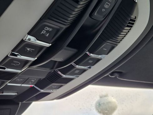 New 2026 Porsche Macan GTS image 27