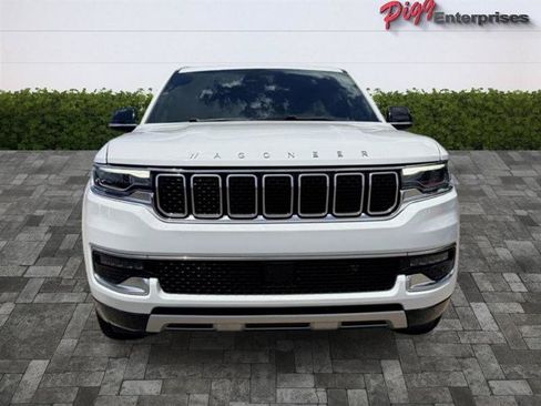 Used 2024 Jeep Wagoneer L Series II RWD image 8