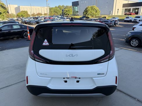New 2025 Kia Soul EX image 3