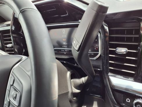 Used 2025 GMC Sierra 1500 SLT RWD image 18