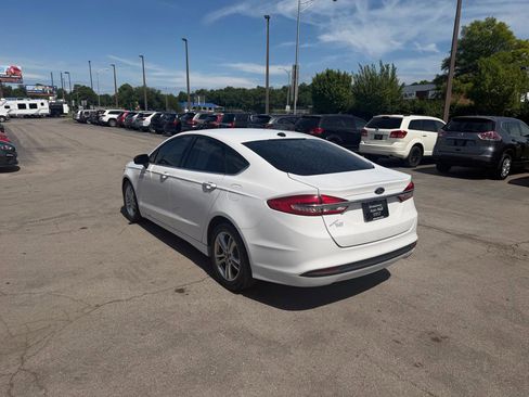 Used 2018 Ford Fusion SE FWD image 5