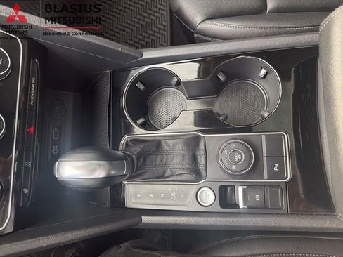 Used 2019 Volkswagen Atlas SEL R-Line AWD/4WD image 33