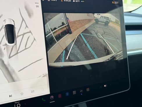 Used 2023 Tesla Model 3 Standard Range RWD image 12
