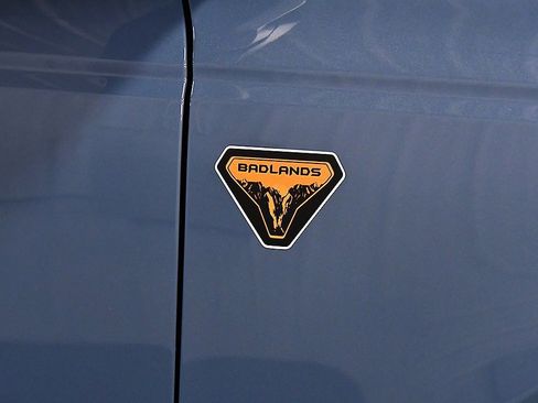 Used 2025 Ford Bronco Badlands image 10