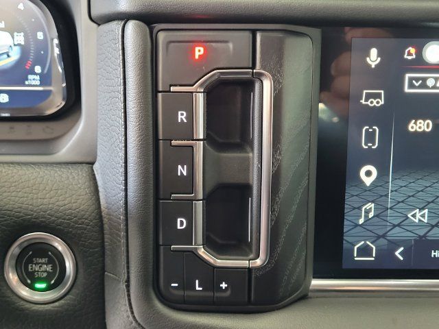 Used 2022 GMC Yukon Denali w/ Denali Premium Package AWD/4WD image 19