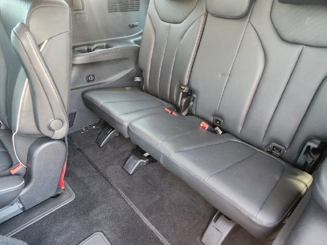 Used 2024 Hyundai Palisade SEL FWD image 31