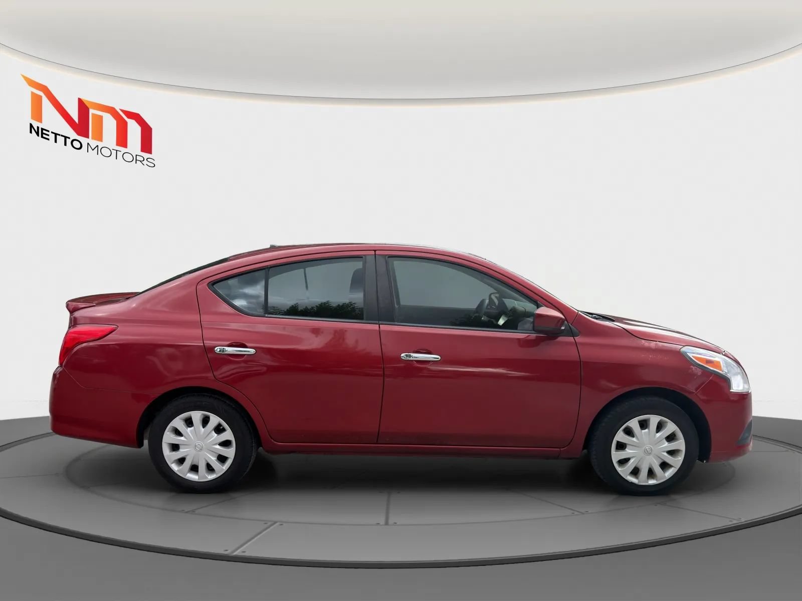 Used 2016 Nissan Versa SV FWD image 6