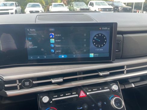 Used 2025 Hyundai Santa Fe SEL FWD image 19