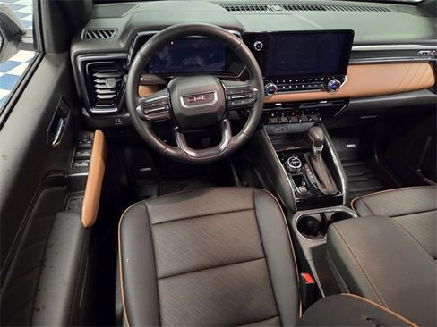 Used 2025 GMC Canyon AT4 w/ AT4 Premium Package image 13