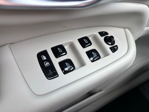 Certified 2024 Volvo XC90 B5 Core w/ Protection Package Premier AWD/4WD image 29