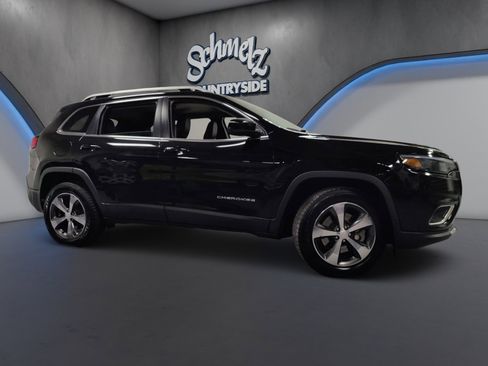 Used 2019 Jeep Cherokee Limited image 3