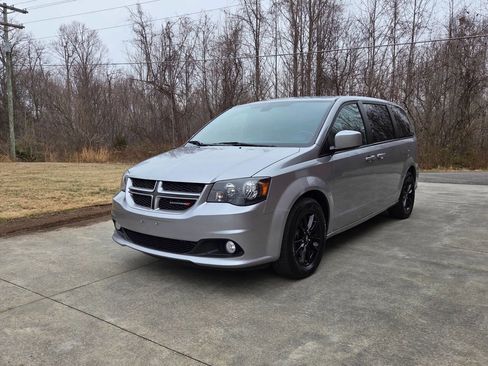 Used 2019 Dodge Grand Caravan GT image 1