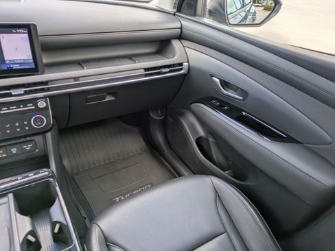 Certified 2025 Hyundai Tucson Limited AWD/4WD image 16