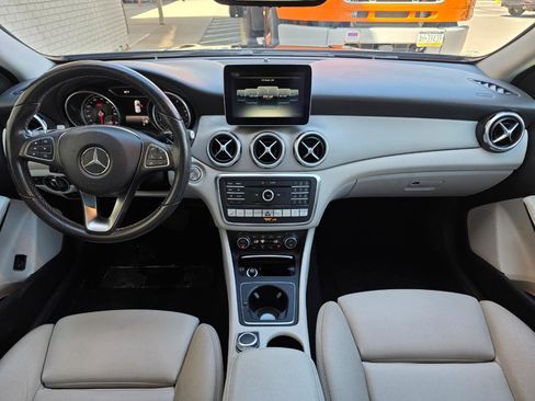Used 2018 Mercedes-Benz GLA 250 4MATIC image 16