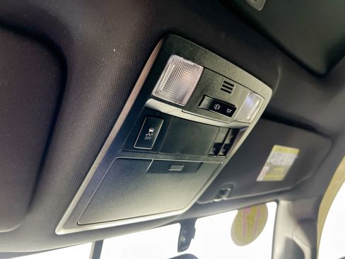 Used 2017 Toyota Tacoma TRD Sport image 22