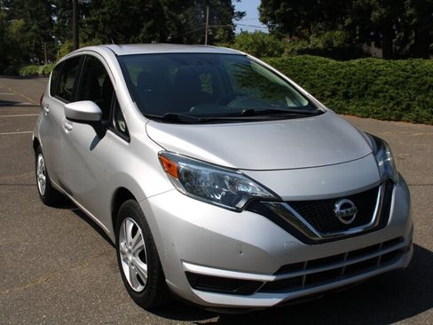 Used 2019 Nissan Versa Note SV FWD image 2