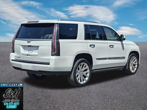 Used 2018 Cadillac Escalade Platinum AWD/4WD image 16