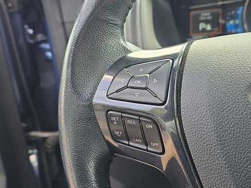 Used 2018 Ford Explorer XLT w/ Equipment Group 202A AWD/4WD image 11