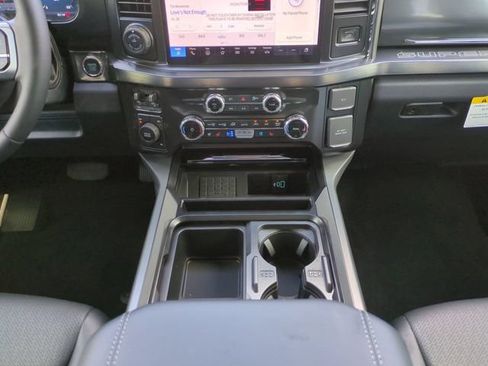 New 2026 Ford F250 Lariat w/ Black Appearance Package AWD/4WD image 18