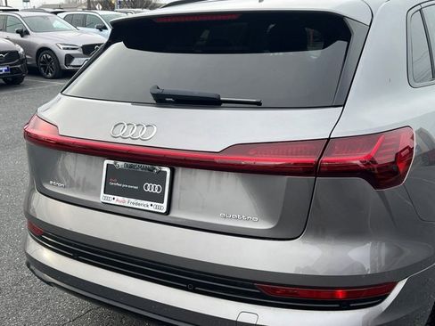 Used 2021 Audi e-tron Premium w/ Convenience Plus Package image 8