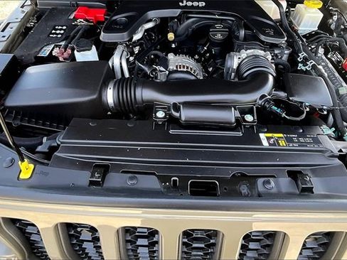 Used 2020 Jeep Gladiator Rubicon image 9