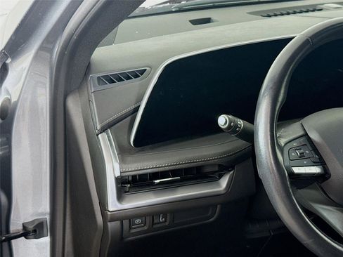 Used 2024 Cadillac XT4 Premium Luxury image 7