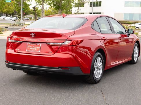 Used 2026 Toyota Camry LE image 5