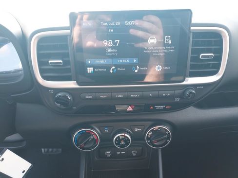 New 2026 Hyundai Venue SE FWD image 21