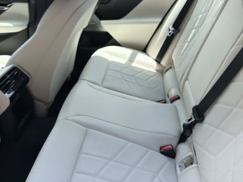 Used 2026 BMW 530i xDrive w/ M Sport Package AWD/4WD image 13