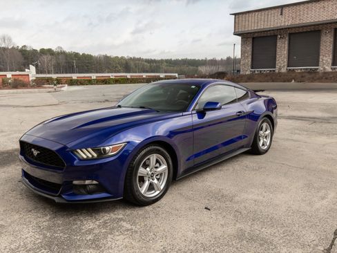 Used 2015 Ford Mustang Coupe image 16