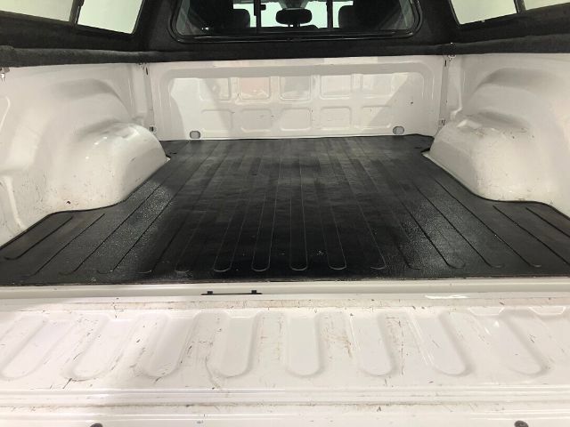 Used 2020 RAM 1500 Classic SLT AWD/4WD image 9