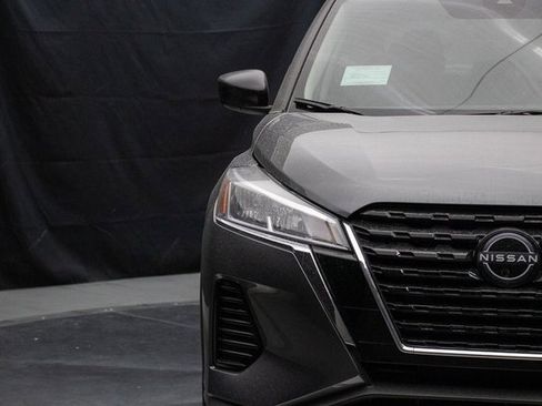 New 2025 Nissan Kicks Play S image 5