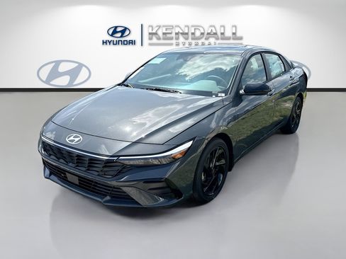 New 2026 Hyundai Elantra SEL Sport Premium FWD image 3