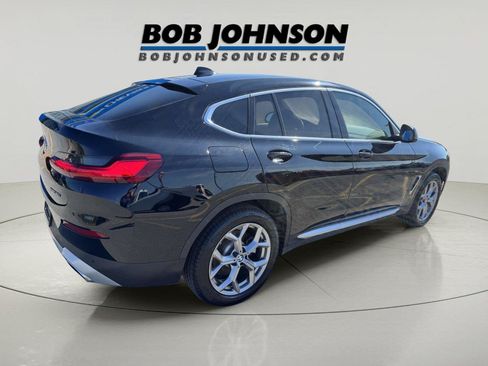 Used 2025 BMW X4 xDrive30i AWD/4WD image 3