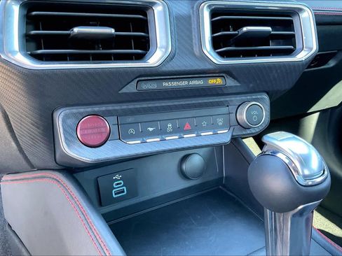 Used 2025 Ford Mustang Premium image 34