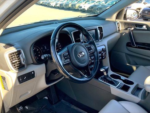 Used 2018 Kia Sportage EX w/ EX Premium Package image 17