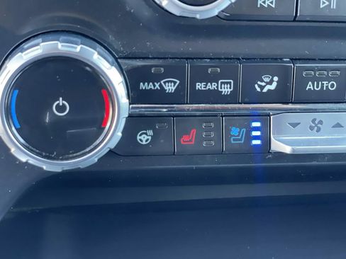 Used 2023 Ford F150 Lariat w/ FX4 Off-Road Package image 16