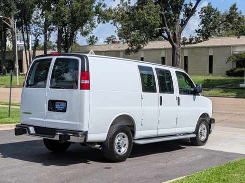 Used 2025 Chevrolet Express 2500 w/ Driver Convenience Package RWD image 5