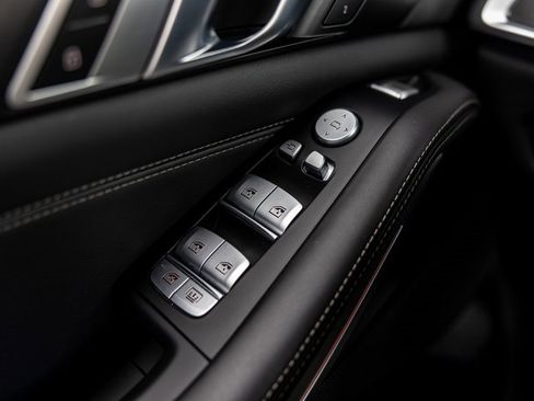 Used 2025 BMW X7 xDrive40i image 36