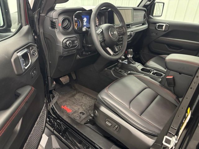 Used 2026 Jeep Wrangler Unlimited Rubicon AWD/4WD image 17