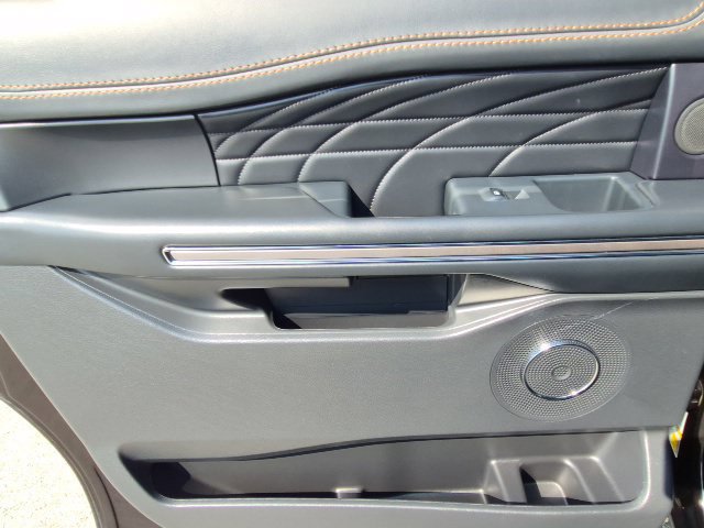 Used 2023 Ford Expedition Max Platinum AWD/4WD image 16