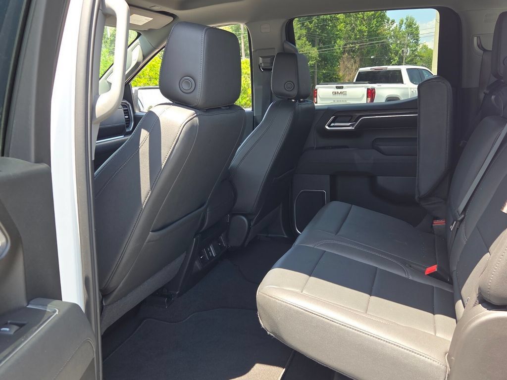 Certified 2026 GMC Sierra 1500 SLT AWD/4WD image 5