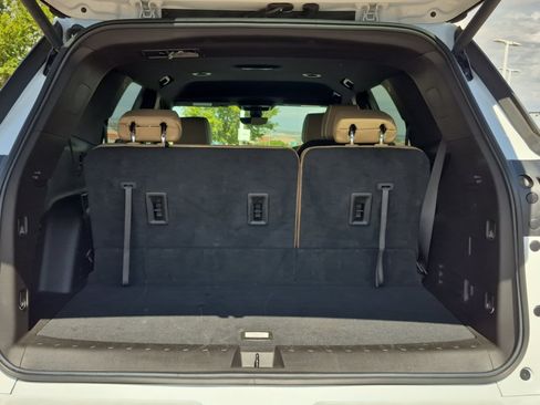 Used 2023 Chevrolet Traverse Premier FWD image 25