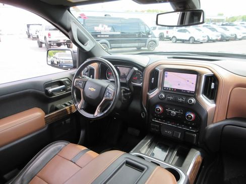 Certified 2020 Chevrolet Silverado 1500 High Country AWD/4WD image 29